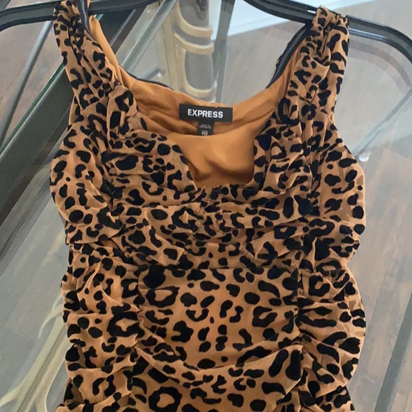 rouged leopard tight midi dress - Picture 7 of 10